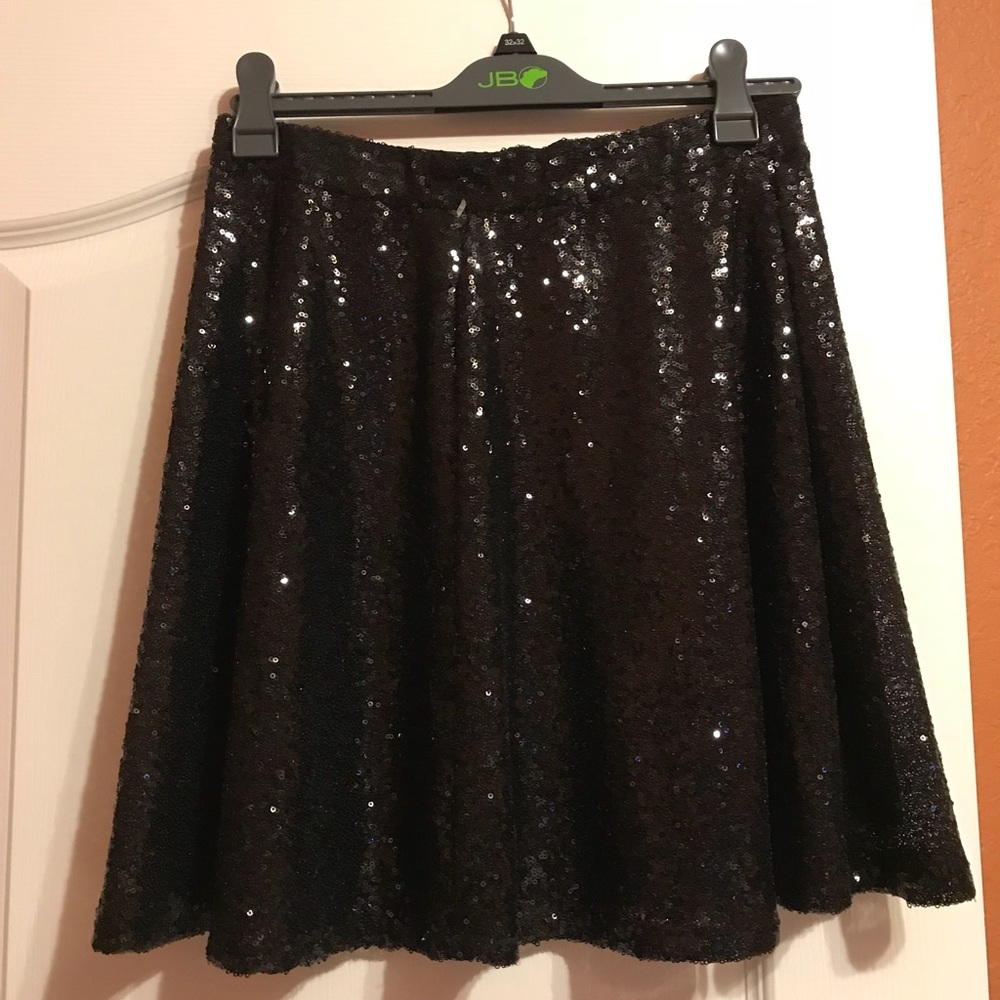 Black sequins skirt